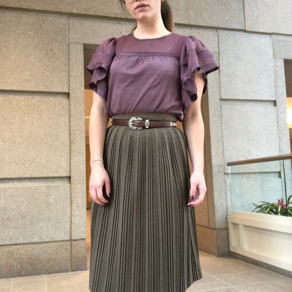 Express Ruffle Sleeve Blouse - Picture 3 of 8